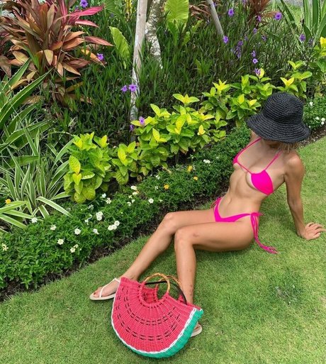 Minymaxxvip star du porno en haute qualité photo