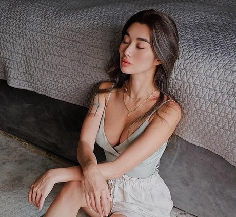 Nicole Asensio modèle artistique photo