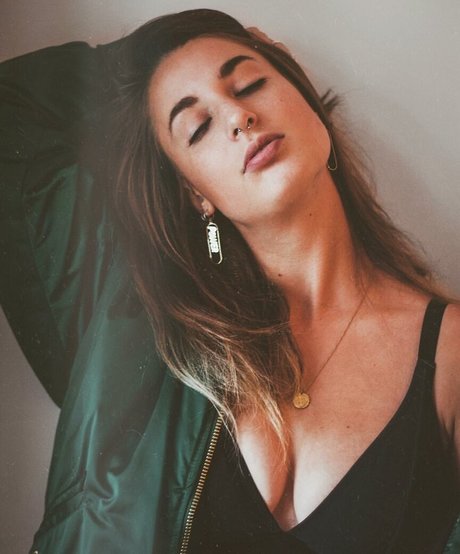 Sophieandjune star du porno de haute qualité archive