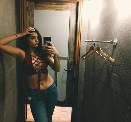 Raven Felix étoile xxx photos