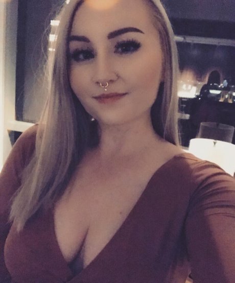 AshlieEstle nus de stars du porno img