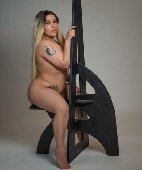 Olivia Reina art de star du porno img