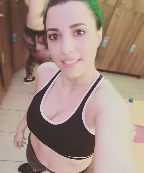 Ahlem Farhatti modèle artistique images