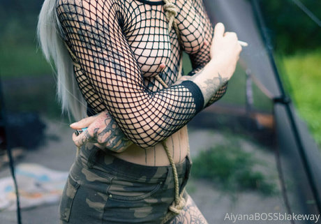 Aiyana Blakeway star du porno gratuit collection