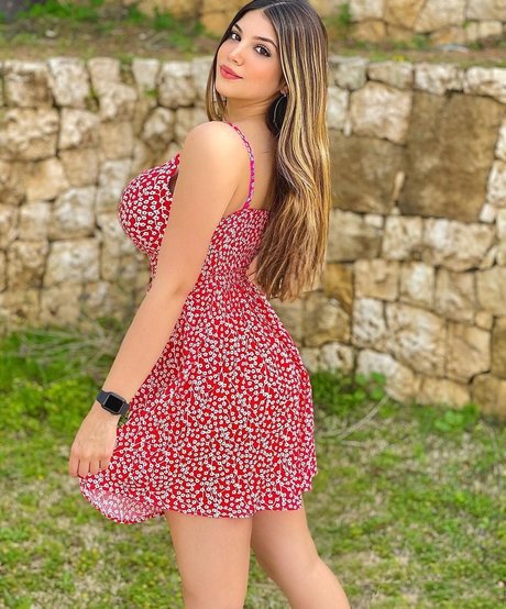 Gaelle Fares star du porno parfaite collection