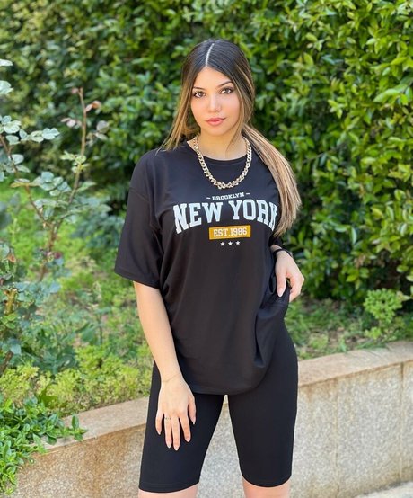 Gaelle Fares haut étoile images