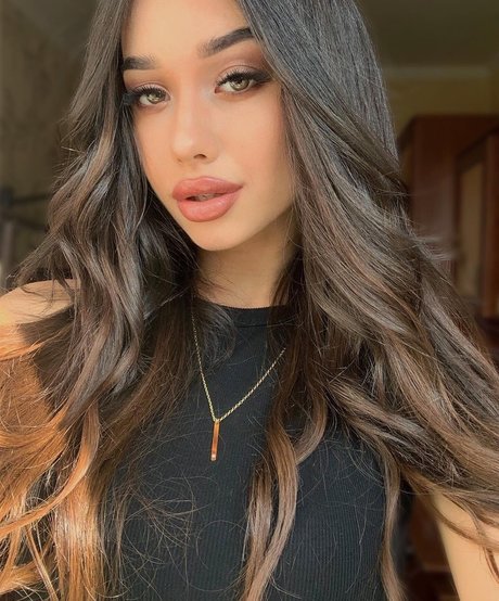 Sophia Adamova actrice pornographique archive