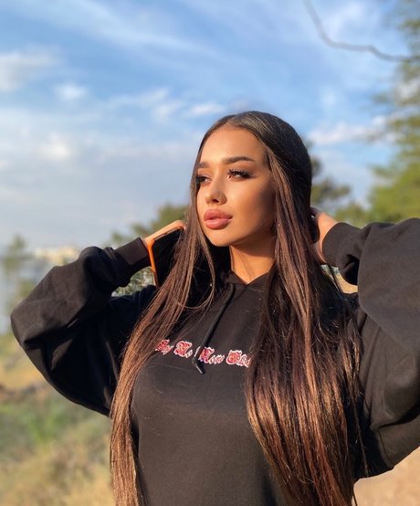 Sophia Adamova star du porno gratuit des photos