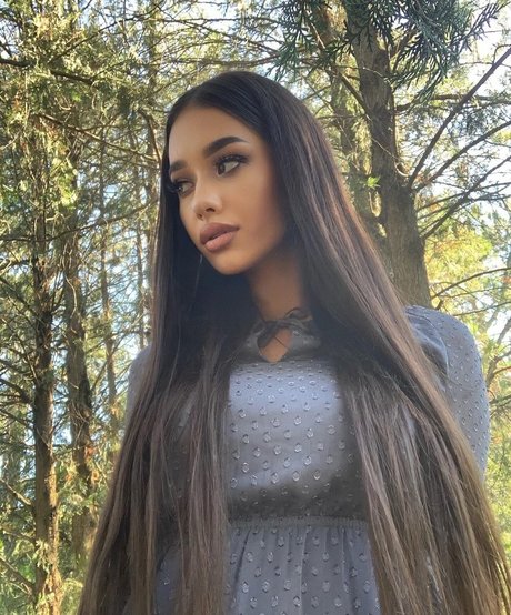 Sophia Adamova beau modèle photos