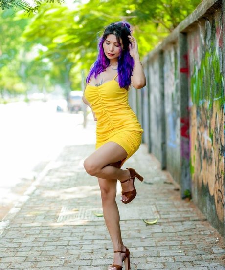 blonde aux gros seins onlyfans sexy parfait galerie