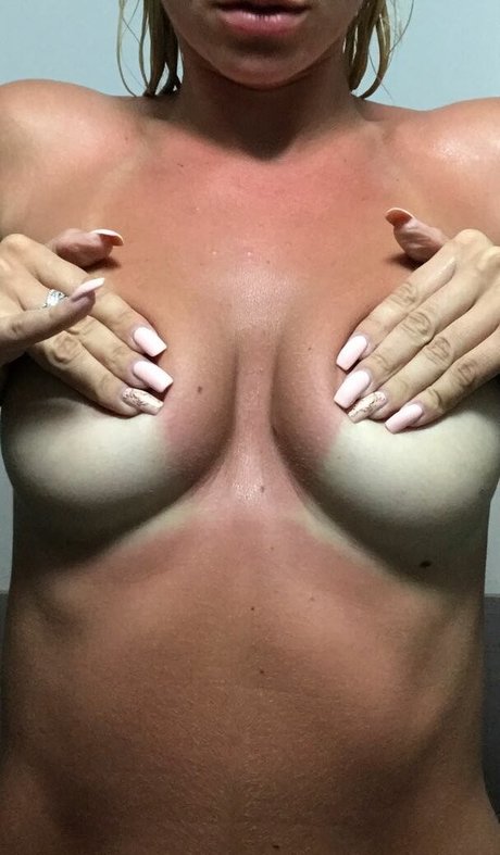 Olia Tira star du porno parfaite photos