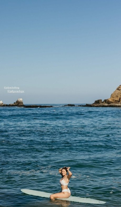 Juli Hernandez étoile sexy des photos