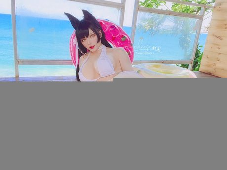 cheesewii actrice érotique photo