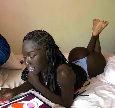 Cyn Kaine modèle hd photo