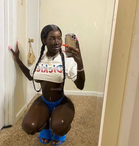 Cyn Kaine modèle galeries