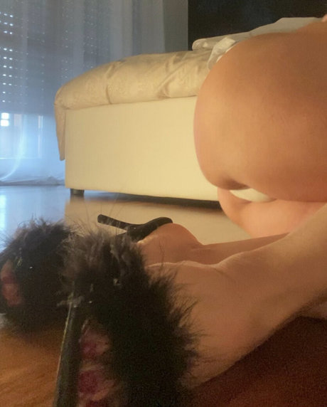 Elenamici modèle adulte archive