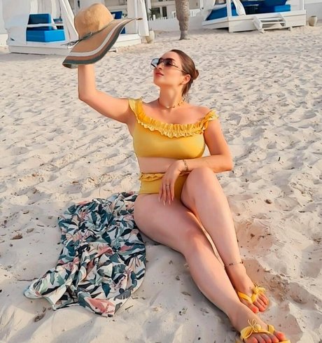 Wafa Kolsi haut modèle image