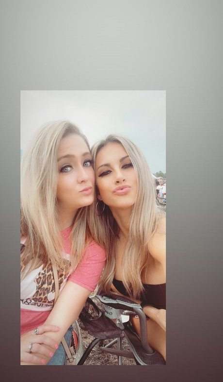 baise lesbienne onlyfans art parfait galeries