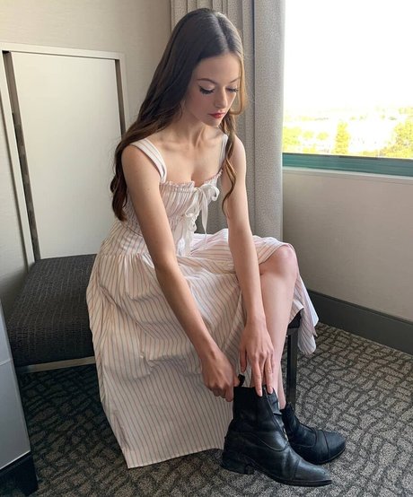 Mackenzie Foy actrice exclusive photos
