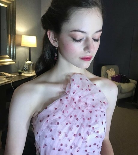 Mackenzie Foy star pornographique galeries