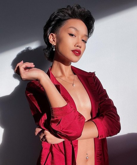 épouse asiatique onlyfans art érotique archive