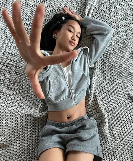 Tori Pareno mannequin images