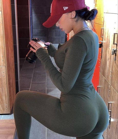 Akirayass star érotique archive