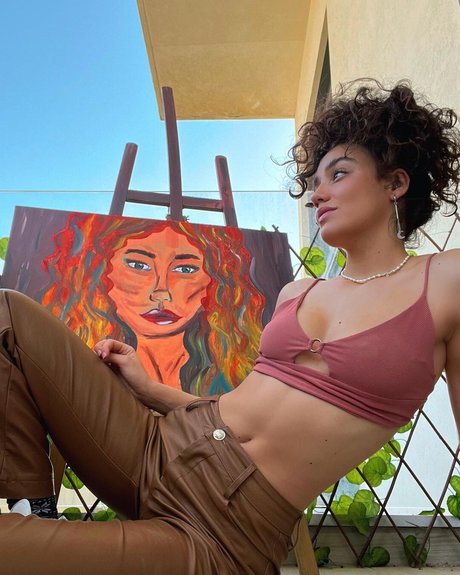 Liraz Nomdar modèle chaud photo