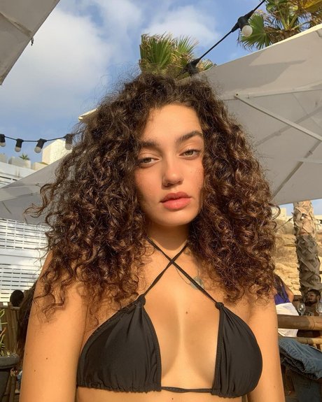 Liraz Nomdar modèle érotique des photos