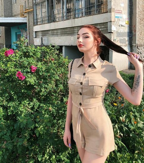 Julia Molligan actrice pornographique photos