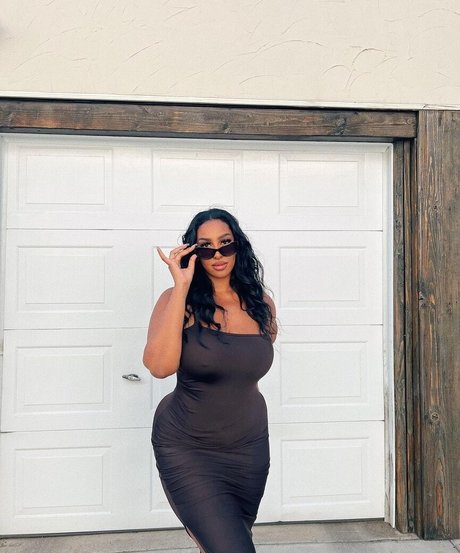 iLLi y star érotique collection