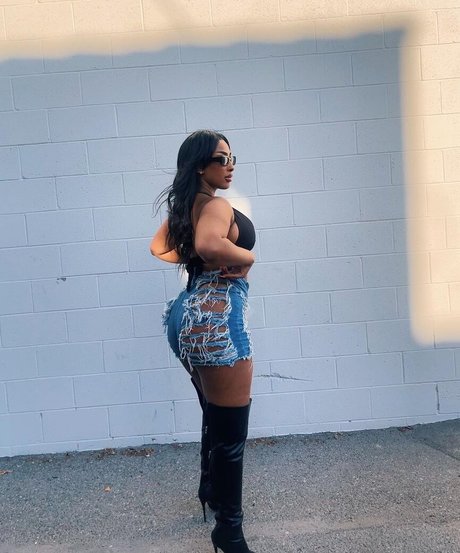 iLLi y jolie actrice archive