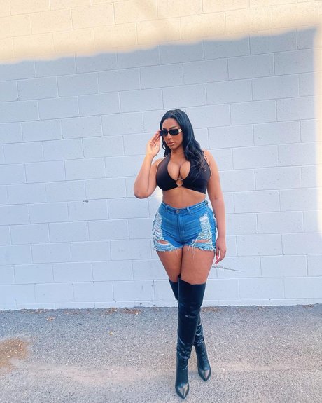 iLLi y jolie actrice photos