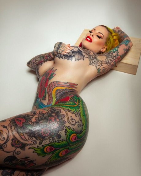 Kandyisbadass art étoile collection