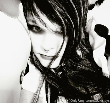 stevieslays modèle artistique image