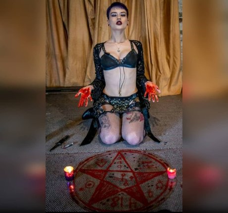 Amethyst queen19 art modèle des photos