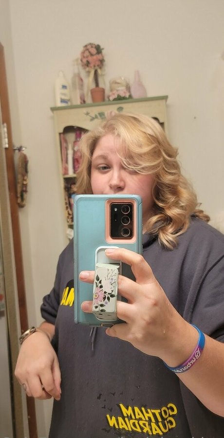 katiebugkitty122 modèle pornographique collection