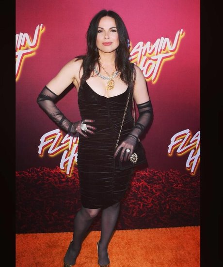 Lana Parilla star érotique archive