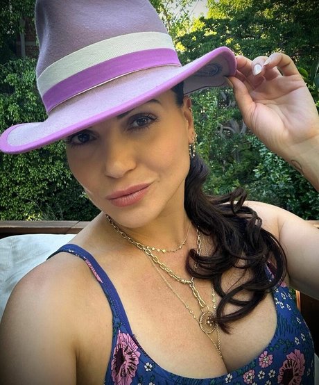 Lana Parilla star du porno gratuit images