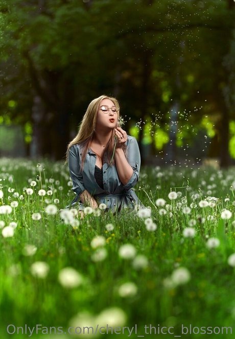 cheryl thicc blossom joli modèle collection