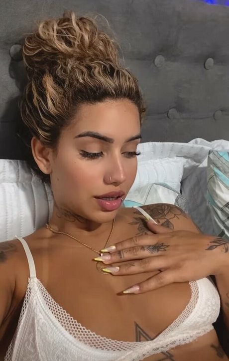 latina épaisse uniquementfans assez exclusif img