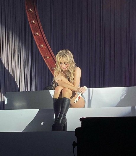 super maigre onlyfans art exclusif photos