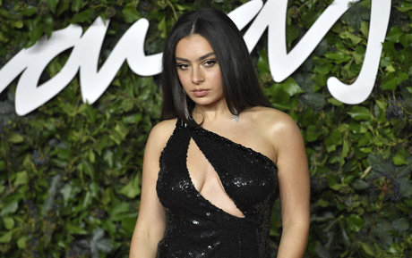 Charli XCX actrice porno collection