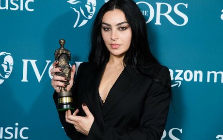 Charli XCX modèle artistique archive