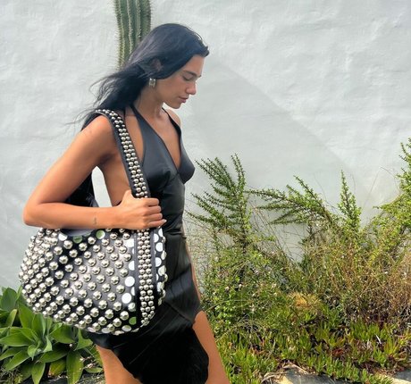 pom-pom girl asiatique onlyfans adulte en haute qualité img