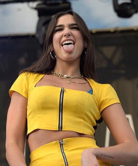 Dua Lipa actrice parfaite archive