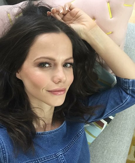 Tammin Sursok actrice xxx photos
