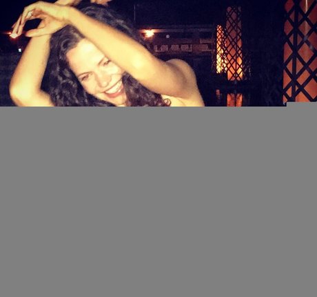 milf aux cheveux noirs onlyfans gratuit photo