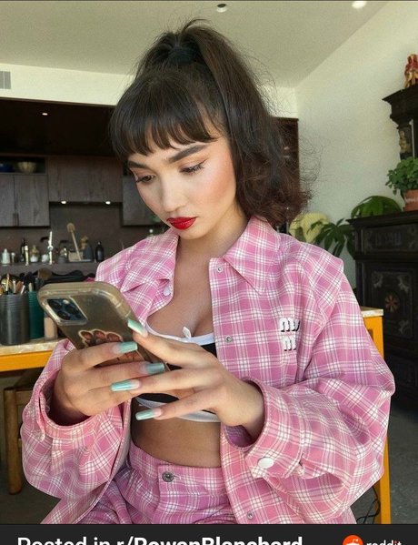 Rowan Blanchard belle star du porno photo