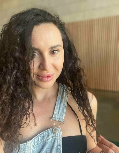 brunette onlyfans beau meilleur photos